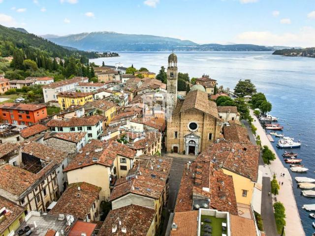 Vendesi palazzo a Salò via Fantoni