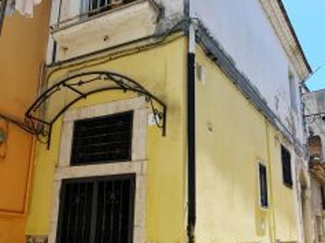 VENDESI PICCOLO APPARTAMENTO VIA S. MARTINO DEI GRECI VENOSA