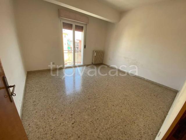Vendesi quadrilocale a Macerata via tibaldi