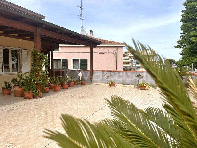 Vendesi quadrilocale a Martinsicuro via Risorgimento, 6, Villa Rosa