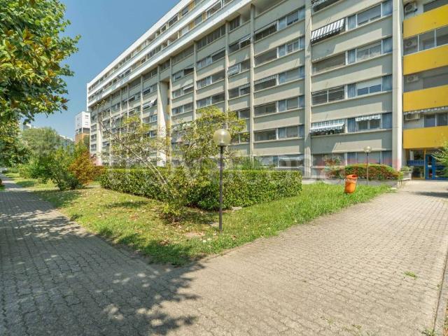 Vendesi quadrilocale a Milano via Cascina Bianca, Cantalupa San Paolo