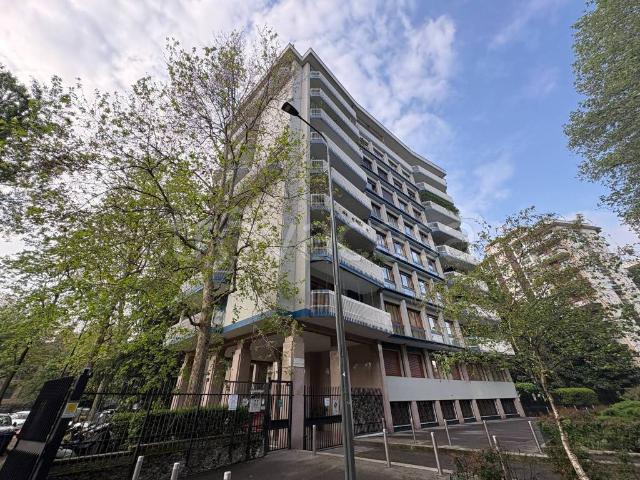 Vendesi quadrilocale a Milano via Farnese, 1, Frua
