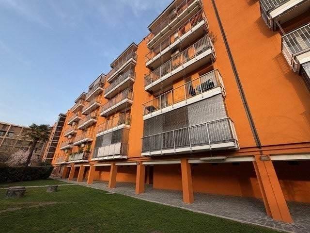 Vendesi quadrilocale a Milano via monte baldo 21, San Siro