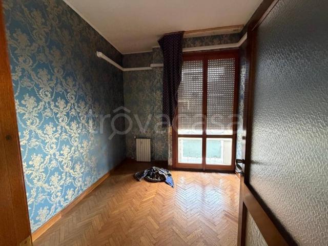 Vendesi quadrilocale a Milano via San Calocero, 22, Corso Genova