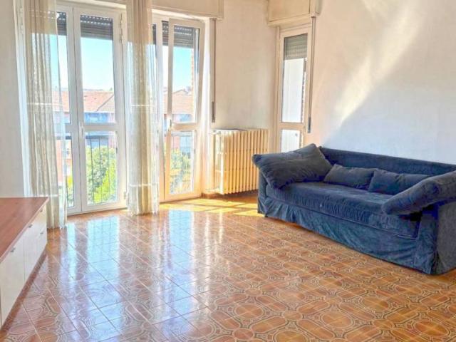 Vendesi quadrilocale a Milano via Val Lagarina, 87, Roserio