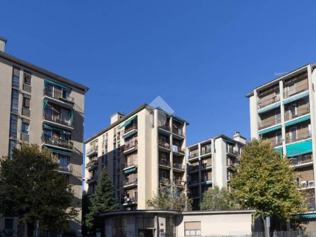 Vendesi quadrilocale a Milano via Valassina, 45, Dergano