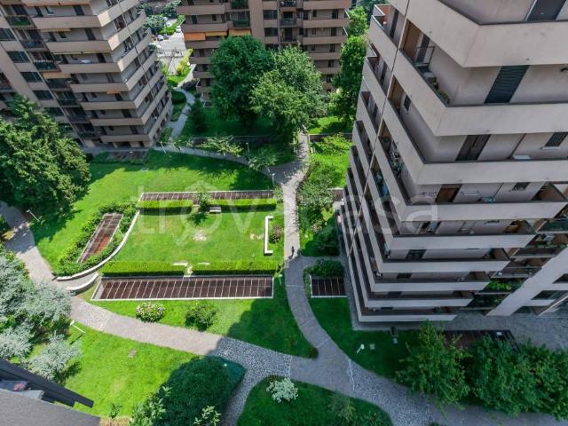 Vendesi quadrilocale a Milano viale Bacchiglione, 21, Lodi Brenta