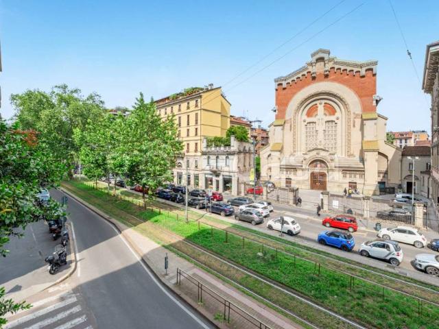 Vendesi quadrilocale a Milano viale Luigi Majno, Palestro