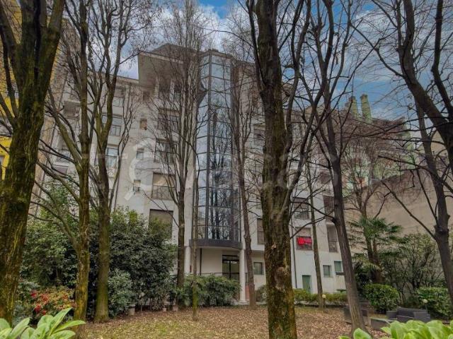 Vendesi quadrilocale a Milano, Casoretto