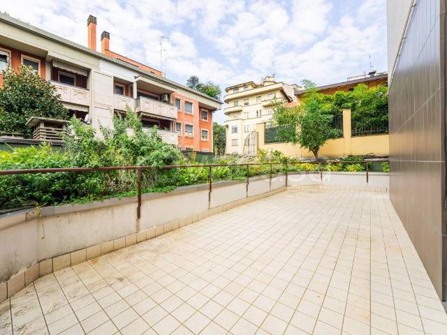 Vendesi quadrilocale a Milano, Casoretto