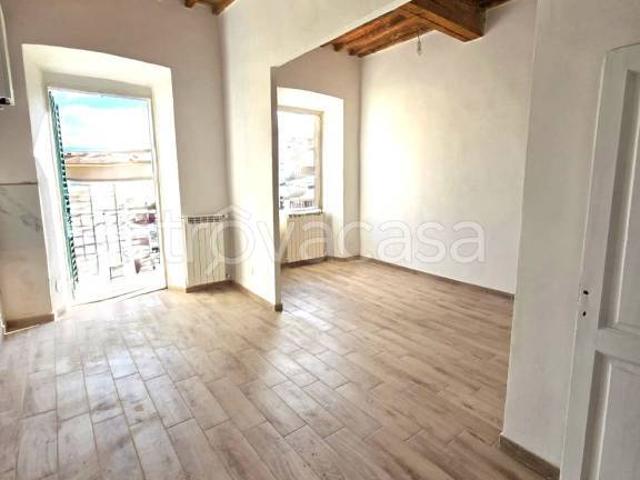 Vendesi quadrilocale a Montevarchi viale Armando Diaz