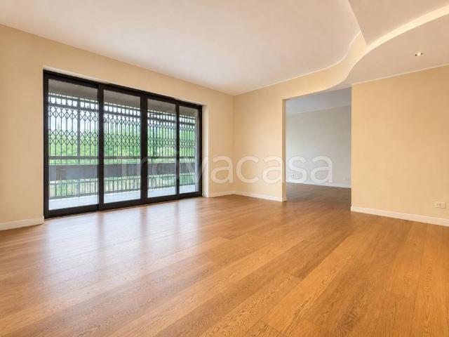 Vendesi quadrilocale a Basiglio, Milano 3