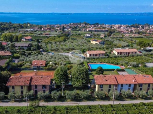 Vendesi quadrilocale a Bardolino via Paerno, 5