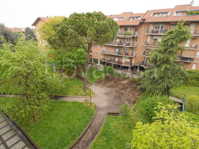 Vendesi quadrilocale a Bergamo via Albert Einstein, 35, Colognola
