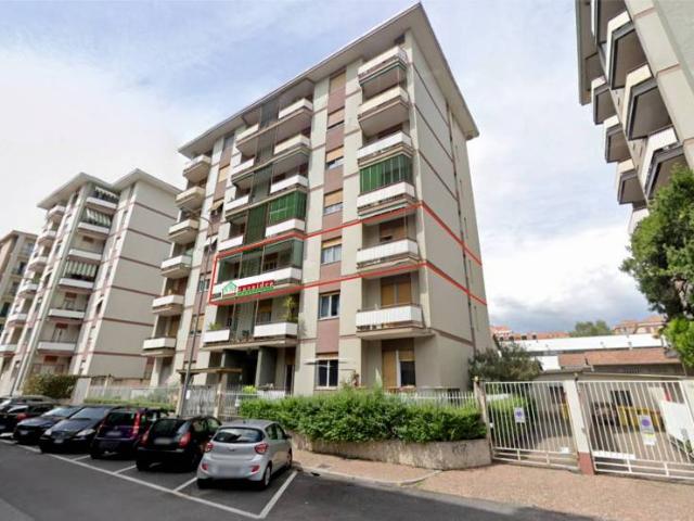 Vendesi quadrilocale a Biella via Asmara, 13