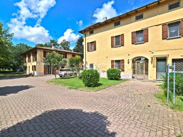Vendesi quadrilocale a Bologna via Olmetola, 82, Borgo Panigale