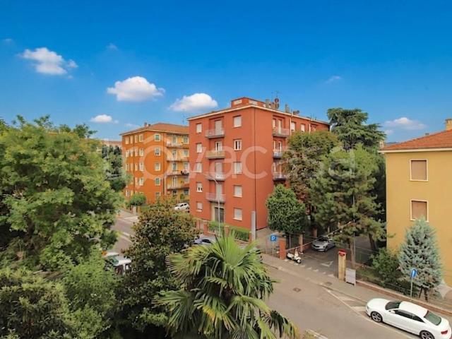 Vendesi quadrilocale a Bologna via Bellaria, 13, Mazzini Fossolo