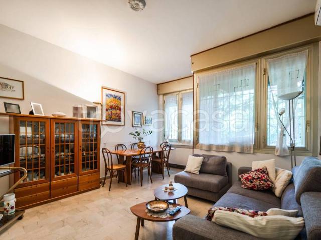Vendesi quadrilocale a Bologna via Domokos, 8, Savena