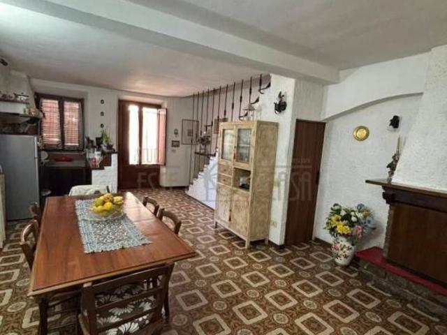 Vendesi quadrilocale a Camaiore
