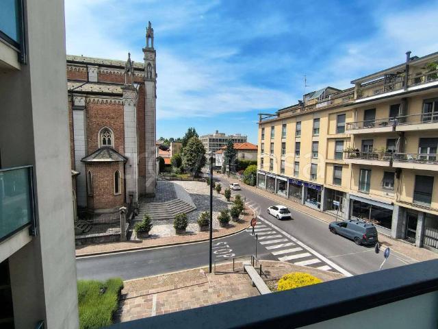 Vendesi quadrilocale a Cantù corso unità d'Italia