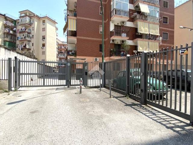 Vendesi quadrilocale a Casoria via Ludovico Ariosto, 22