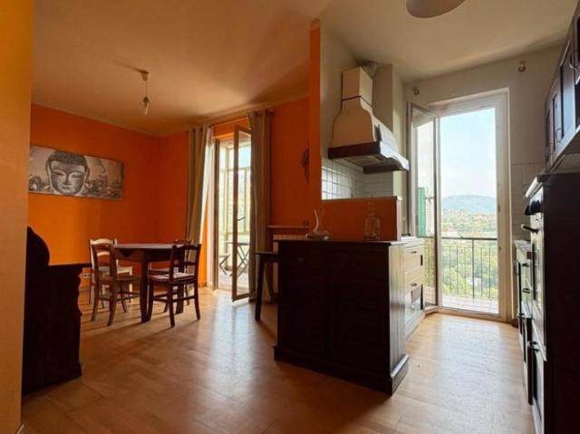 Vendesi quadrilocale a Castagnabuona, Varazze