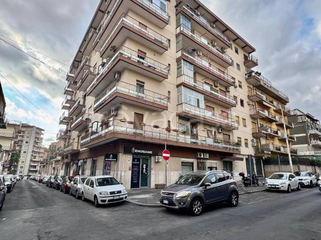 Vendesi quadrilocale a Catania via Niccolò Giannotta, Picanello