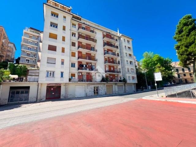 Vendesi quadrilocale a Chieti
