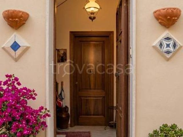 Vendesi quadrilocale a Erice via Vito Carvini, 10