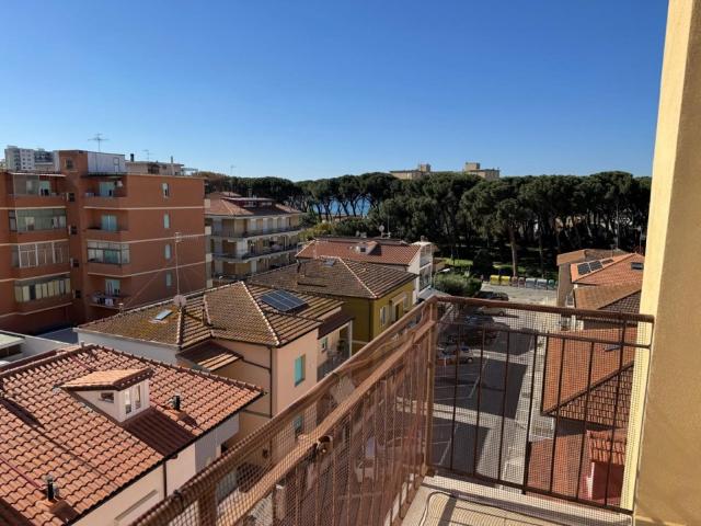 Vendesi quadrilocale a Follonica via Bellini