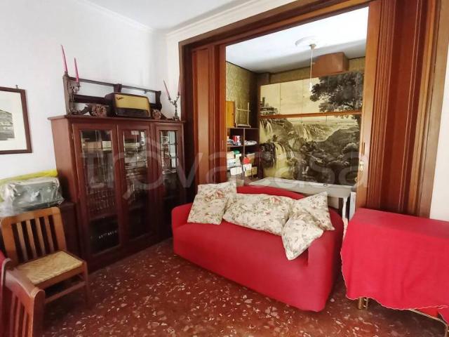 Vendesi quadrilocale a Frascati via delle Fratte