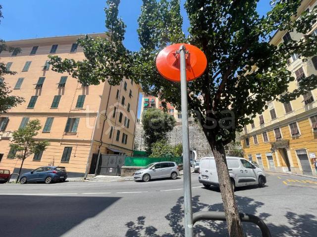 Vendesi quadrilocale a Genova via Ambrogio Spinola, Castelletto
