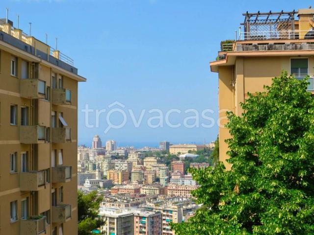 Vendesi quadrilocale a Genova via Giovanni Amarena, San Fruttuoso