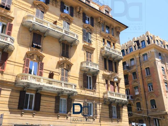 Vendesi quadrilocale a Genova via Domenico Fiasella, Quadrilatero