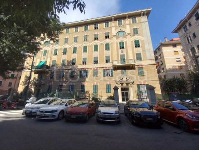 Vendesi quadrilocale a Genova, Bolzaneto