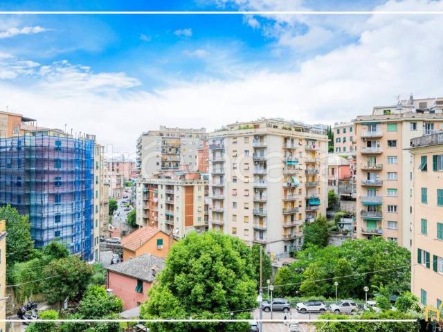 Vendesi quadrilocale a Genova, Borgoratti
