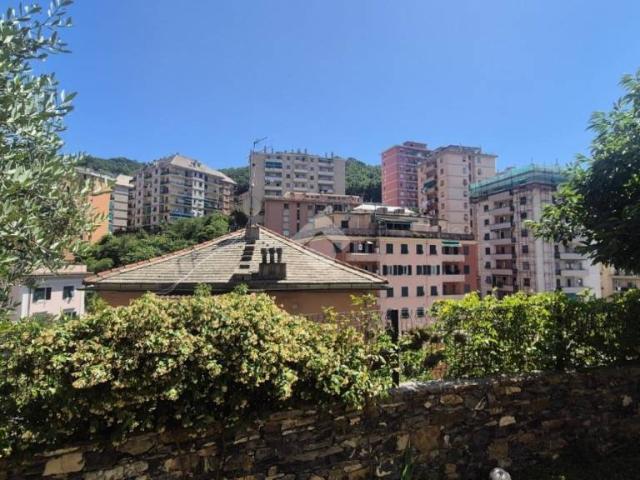 Vendesi quadrilocale a Genova, Quezzi