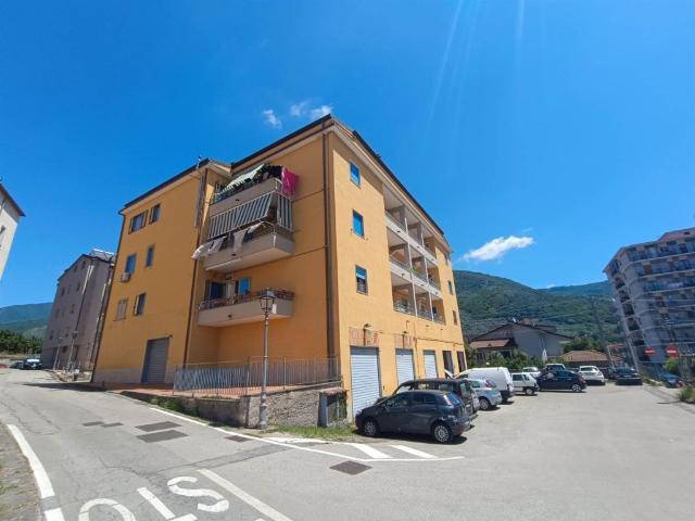 Vendesi quadrilocale a Giffoni Valle Piana