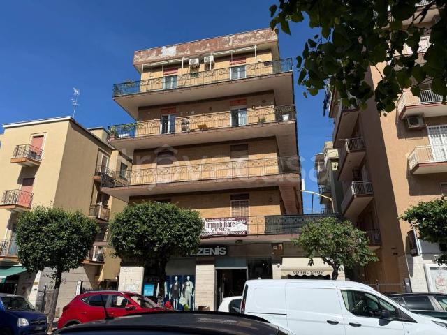 Vendesi quadrilocale a Ladispoli viale Italia