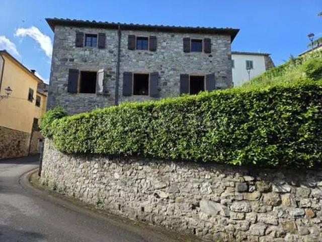 Vendesi quadrilocale a Lajatico via Nuova, Orciatico