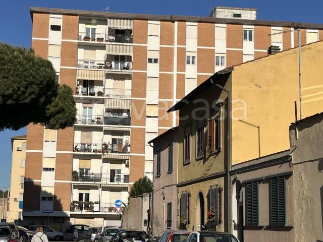 Vendesi quadrilocale a Livorno via Guarducci, 15, Zola Galilei