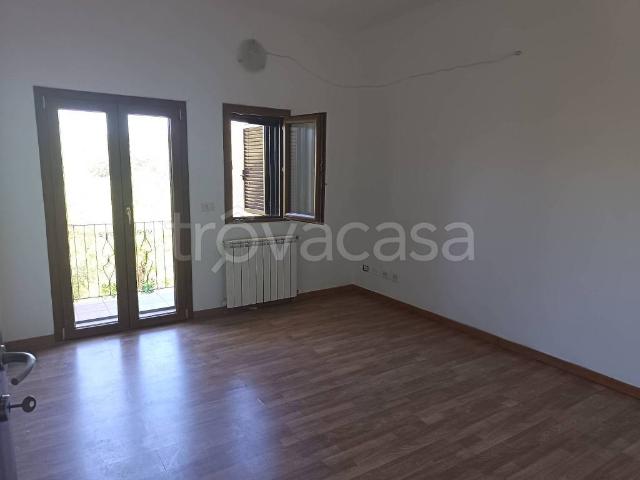 Vendesi quadrilocale a Palombara Sabina via Colle Pedeschiavo