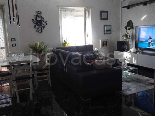 Vendesi quadrilocale a Palazzina, Piossasco
