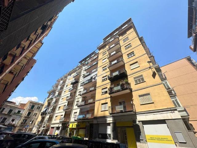 Vendesi quadrilocale a Palermo, Oreto Perez