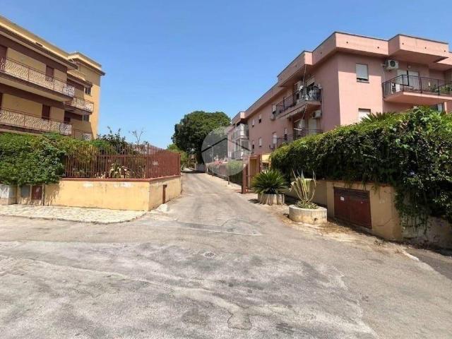 Vendesi quadrilocale a Palermo via conceria, 89, Cruillas