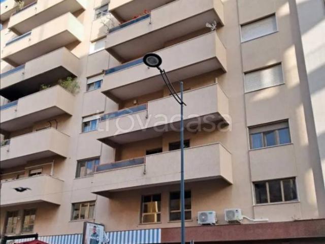 Vendesi quadrilocale a Palermo via Ludovico Ariosto, 22, Libertà Villabianca