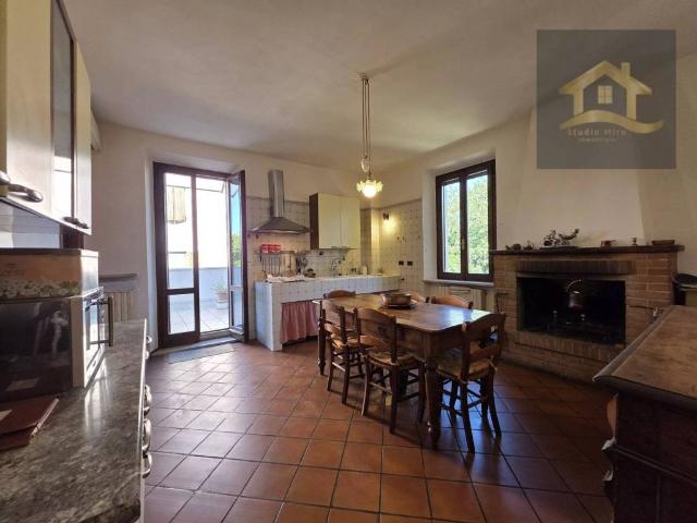 Vendesi quadrilocale a Parma, Vicofertile