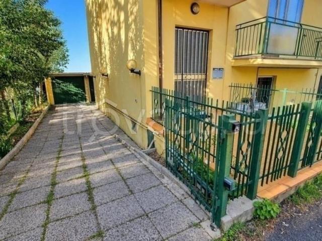 Vendesi quadrilocale a Pesaro via Andrea Raffaelli, Pantano