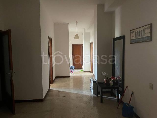 Vendesi quadrilocale a Pesaro viale Giuliano Vanzolini, Centro Mare