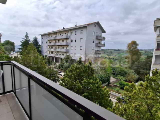 Vendesi quadrilocale a Pescara via Campo Felice, 27, Colli Innamorati Madonna